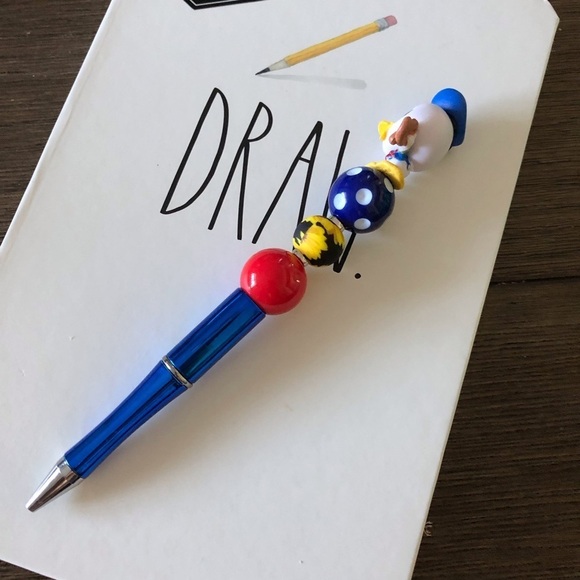 Disney Doorables: Mickey Mouse & Friends: Donald Duck handmade beaded pen - Picture 2 of 2